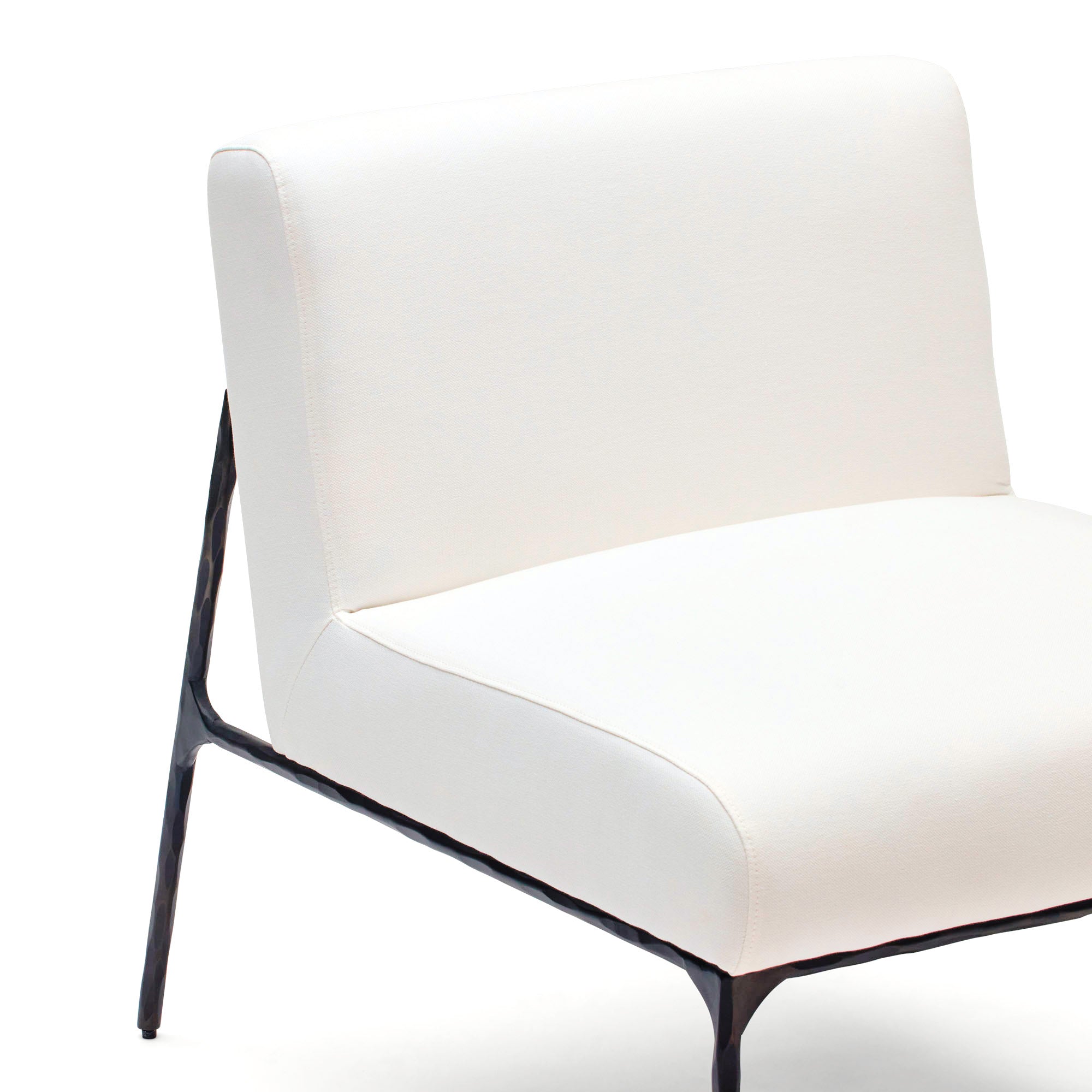 Mila Chair Powder White & Black